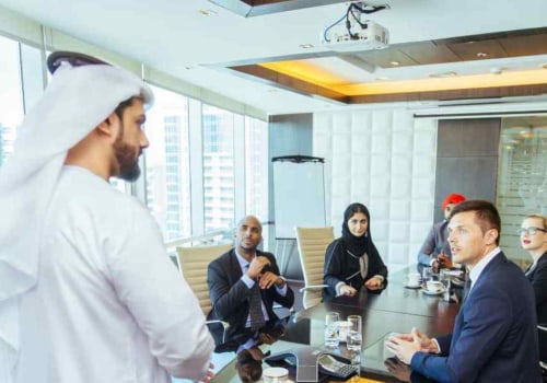 Lavoro a Dubai: le professioni più remunerative e i percorsi per accedervi